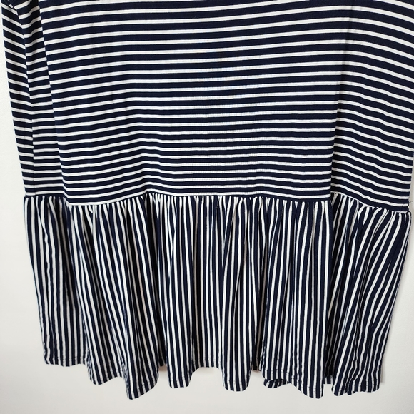 Suzanne Betro Top Short Sleeve Navy and White Striped Peplum Tee Size Medium - Picture 8 of 9